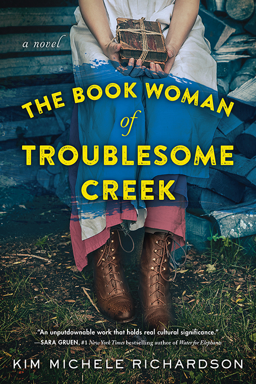 Kim Michele Richardson: The Book Woman of Troublesome Creek (Paperback, Sourcebooks Landmark)